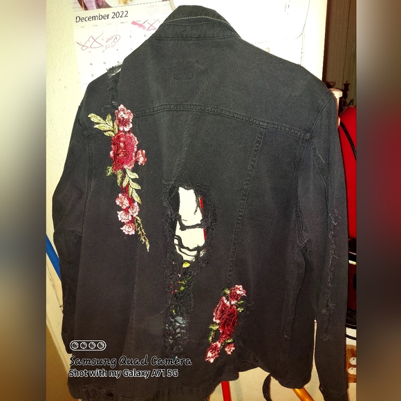 JACKET - Picture 2 of 3